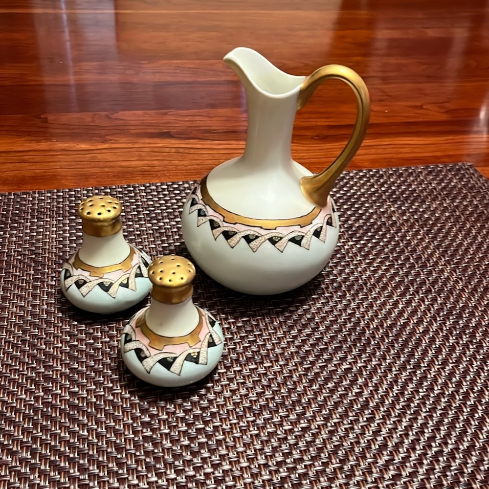 Vintage Bavarian oil & salt & pepper set with art deco-style pattern.